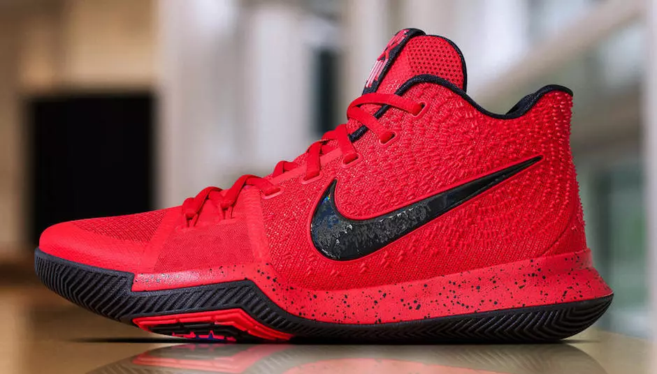 Nike Kyrie 3 Universidade Vermelho Preto 852395-600