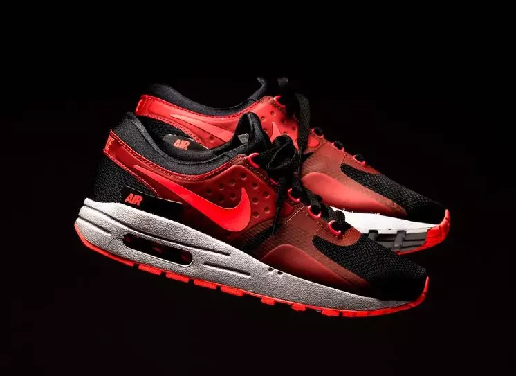 Nike Air Max Zero Essential ריליסיז אין שוואַרץ און העל פּאָמסן