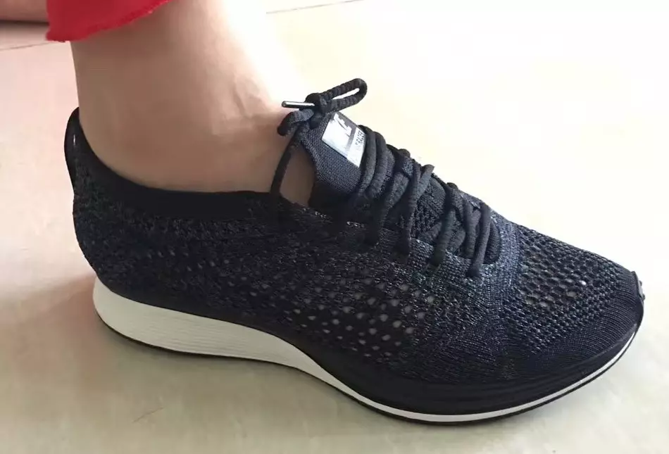 Санаи барориши Black Nike Flyknit Racer