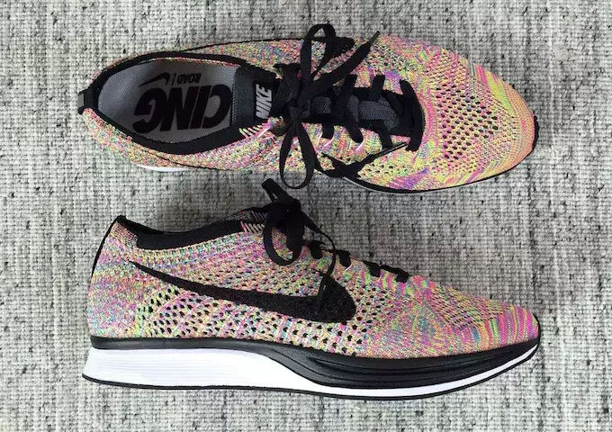 დეტალური დათვალიერება Nike Flyknit Racer-ზე