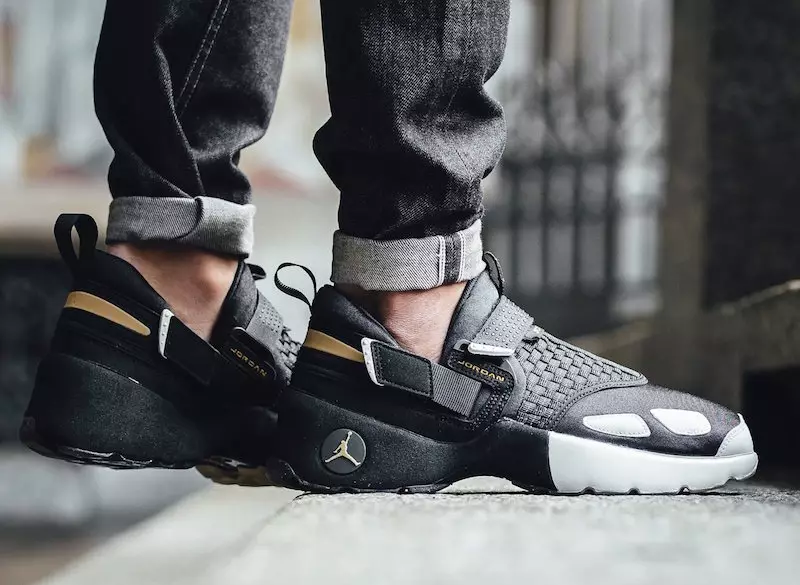 Jordan Trunner LX BHM nos pés