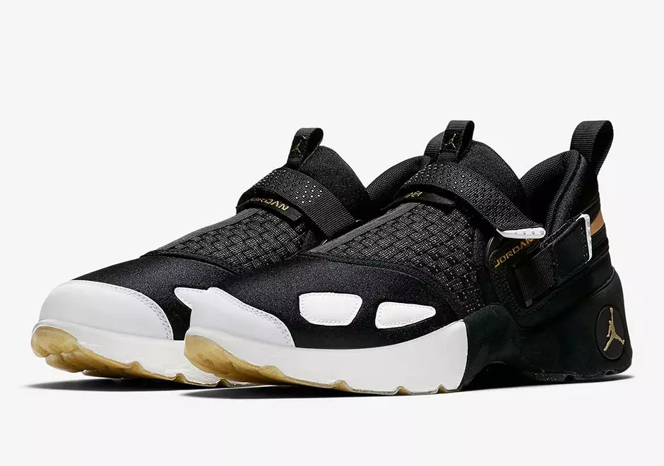 Jordan Trunner LX BHM mustan historian kuukausi