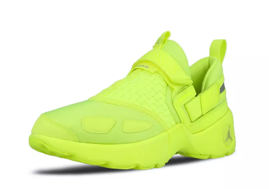 Jordan Trunner LX Volt 919154-705