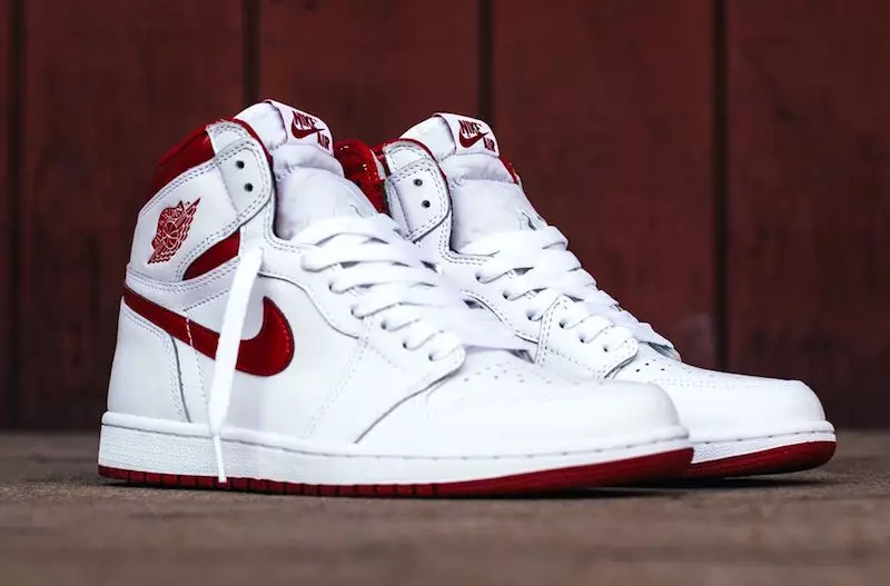 Air Jordan 1 Héich OG Metallic Red