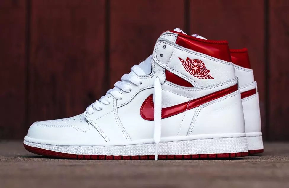 Air Jordan 1 Héich OG Metallic Red