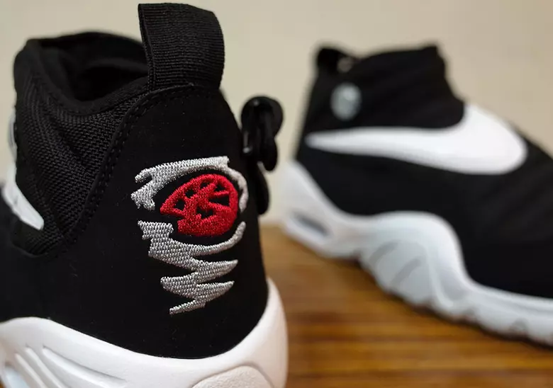 Nike Air Shake NDestrukt di Dennis Rodman ritorna nella nuova colorazione Black/White