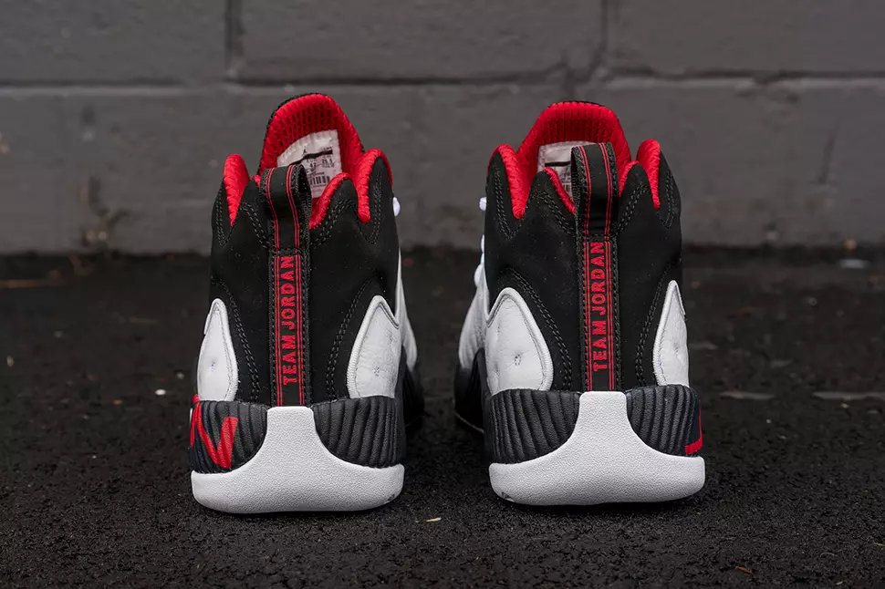 Jordan Jumpman Team 2 Ақ қара Varsity Red