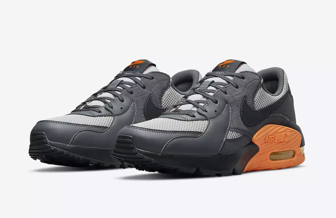 Orange Pops detaliază acest Nike Air Max Excee