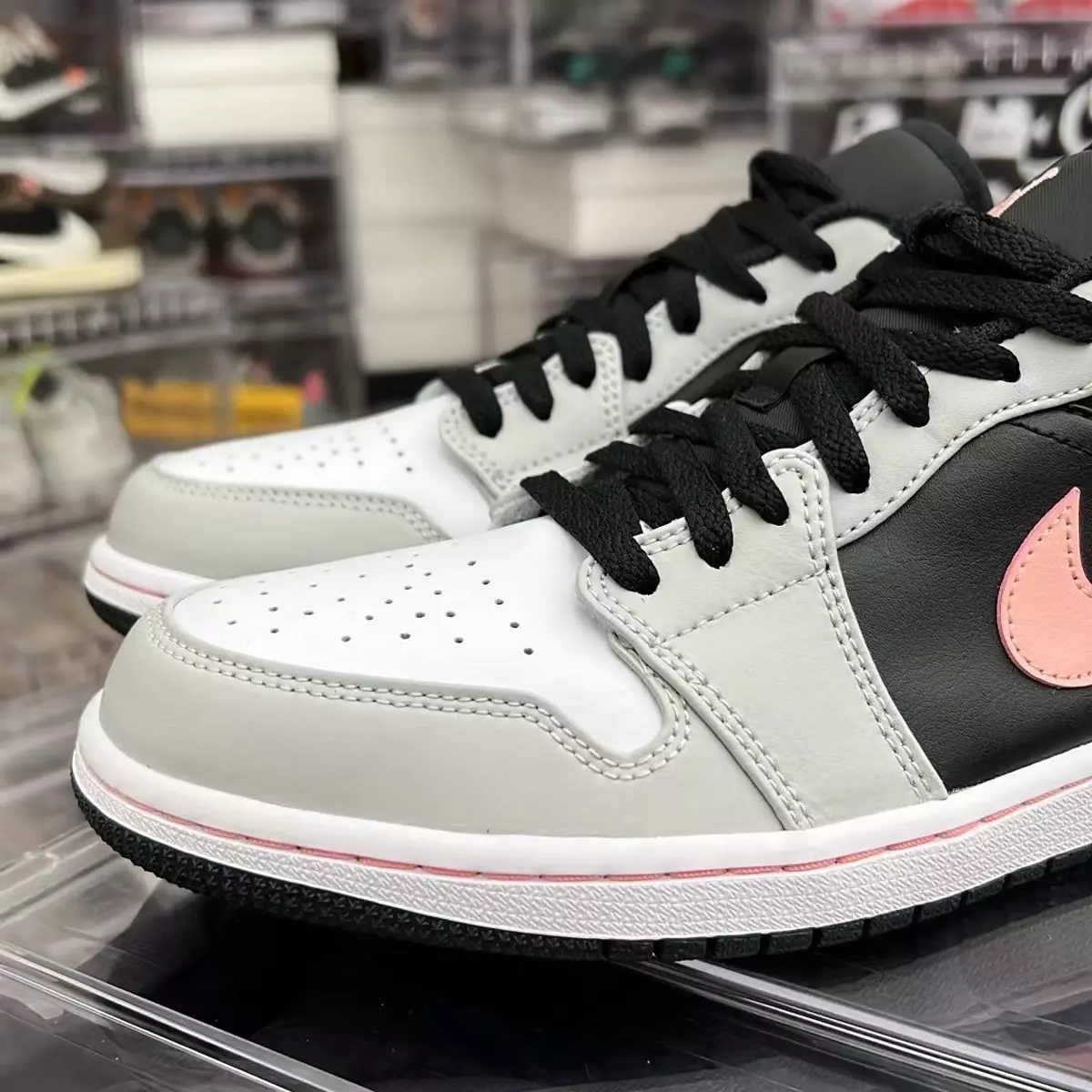 Air Jordan 1 Low Black Gray Pink 553558-062 تاريخ الإصدار