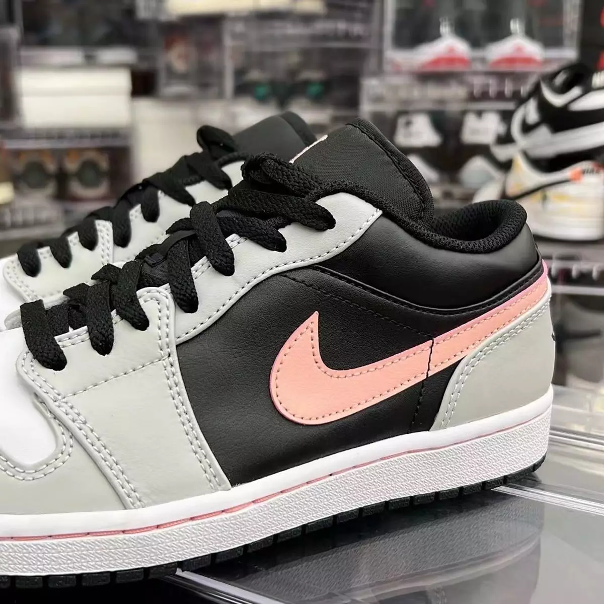 Air Jordan 1 Low Black Gray Pink 553558-062 تاريخ الإصدار