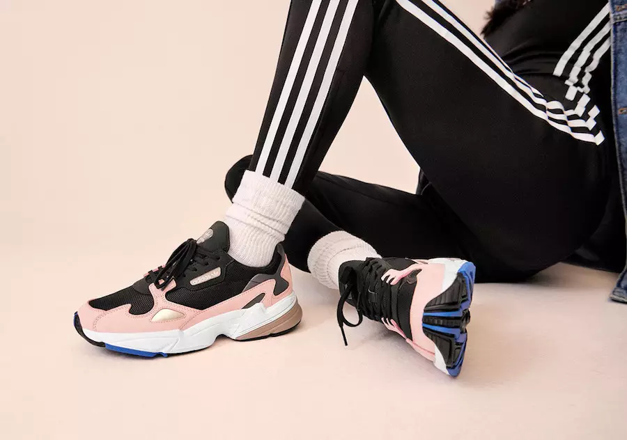 Kylie Jenner adidas Falcon Black Pink B28126 გამოსვლის თარიღი