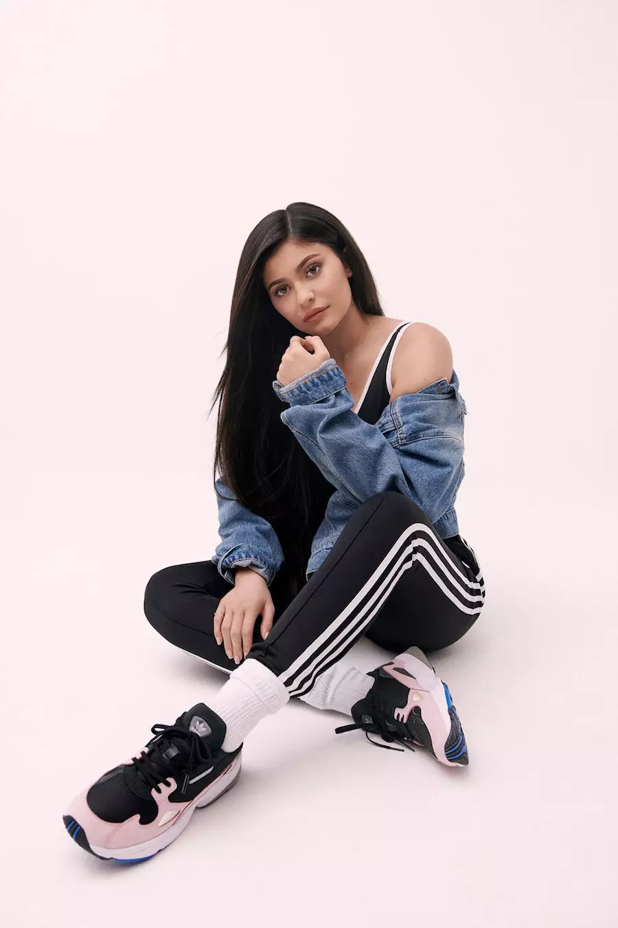 Kylie Jenner tampa naujuoju „Adidas Falcon“ kampanijos veidu 34047_7