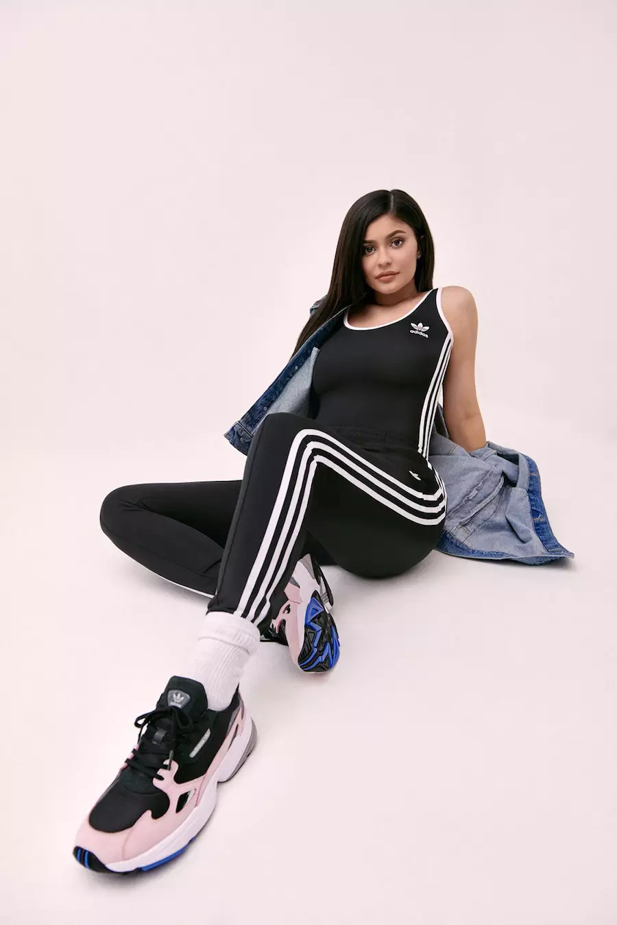 Kylie Jenner adidas Falcon Negras Rosas B28126 Fecha de lanzamiento