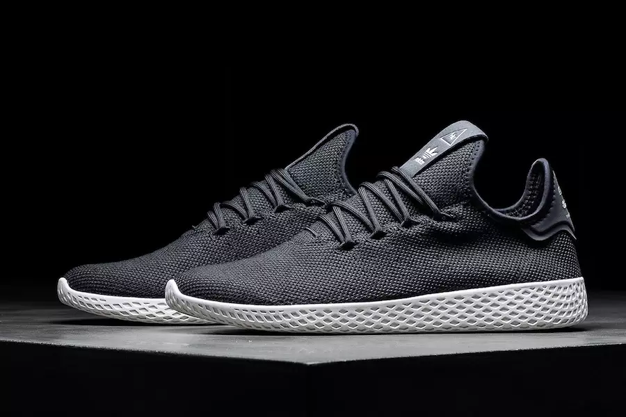 Pharrell adidas Tennis Hu Charcoal אפור בהיר