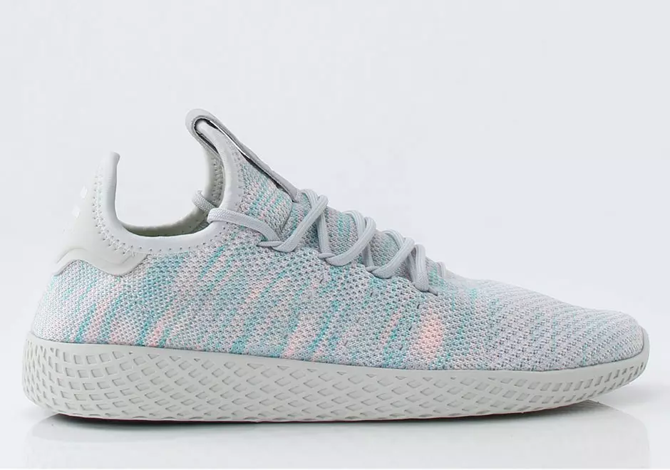 Pharrell x adidas Tennis Hu Summer 2017 Дата выпуску Цана $130 Код стылю: BY2671 (светла-блакітны) Код стылю: BY2672 (карычневы) Код стылю: BY2673 (шматкаляровы) Код стылю: CQ1872 (сіні)