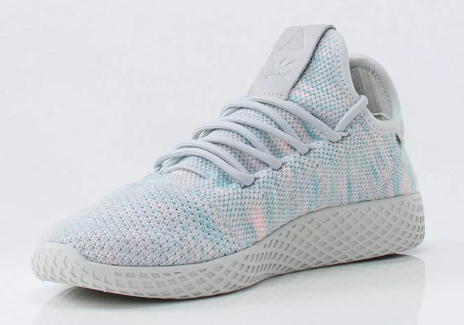 Pharrell x adidas Tennis Hu Summer 2017 Data premiery Cena 130 USD Kod stylu: BY2671 (jasnoniebieski) Kod stylu: BY2672 (brązowy) Kod stylu: BY2673 (wielokolorowy) Kod stylu: CQ1872 (turkusowy)