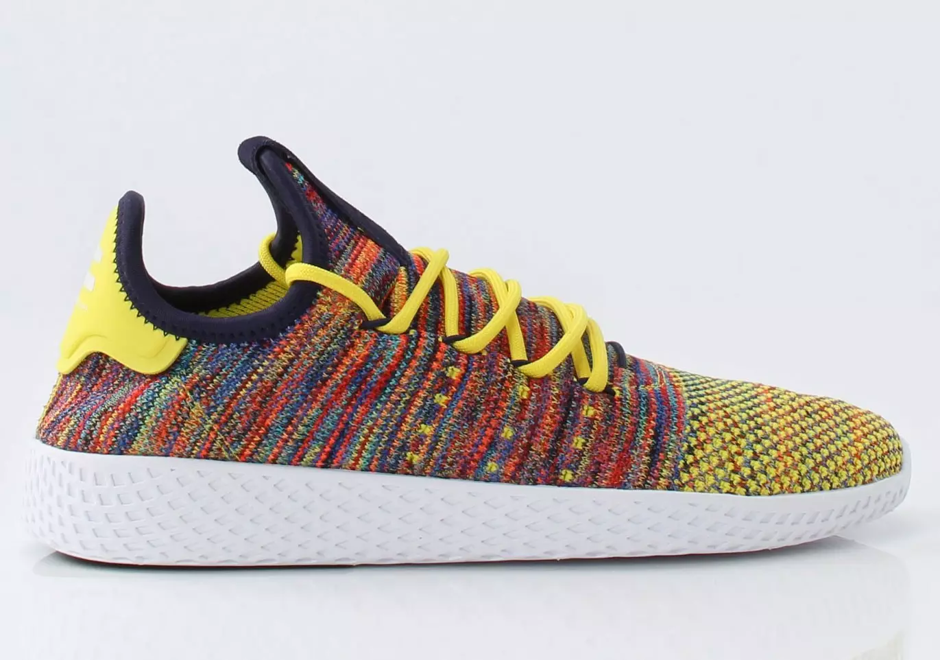 Pharrell x adidas Tennis Hu Summer 2017 Ημερομηνία κυκλοφορίας Τιμή 130 $ Κωδικός στυλ: BY2671 (Ανοικτό μπλε) Κωδικός στυλ: BY2672 (Μαυρόχρωμος) Κωδικός στυλ: BY2673 (Πολύχρωμα) Κωδικός στυλ: CQ1872 (Teal)