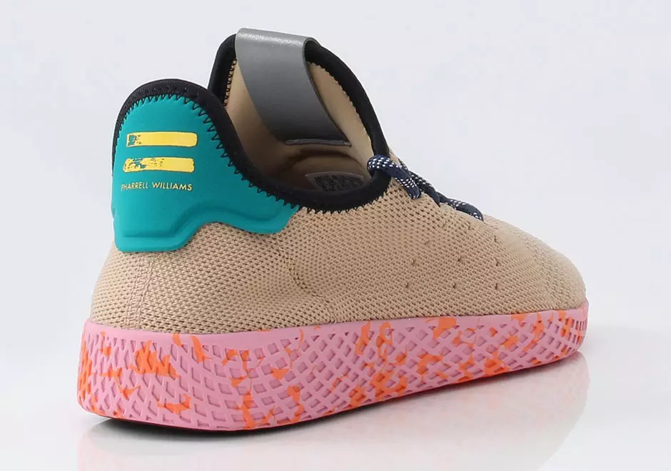 Pharrell x adidas Tennis Hu 2017 წლის ზაფხულის გამოშვების თარიღი ფასი $130 სტილის კოდი: BY2671 (ღია ლურჯი) სტილის კოდი: BY2672 (რუჯ) სტილის კოდი: BY2673 (მრავალფეროვანი) სტილის კოდი: CQ1872 (ცისფერი)