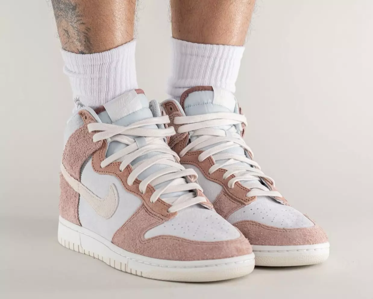 Nike Dunk High Fossil Rose DH7576-400 Թողարկման ամսաթիվը ոտքերի վրա