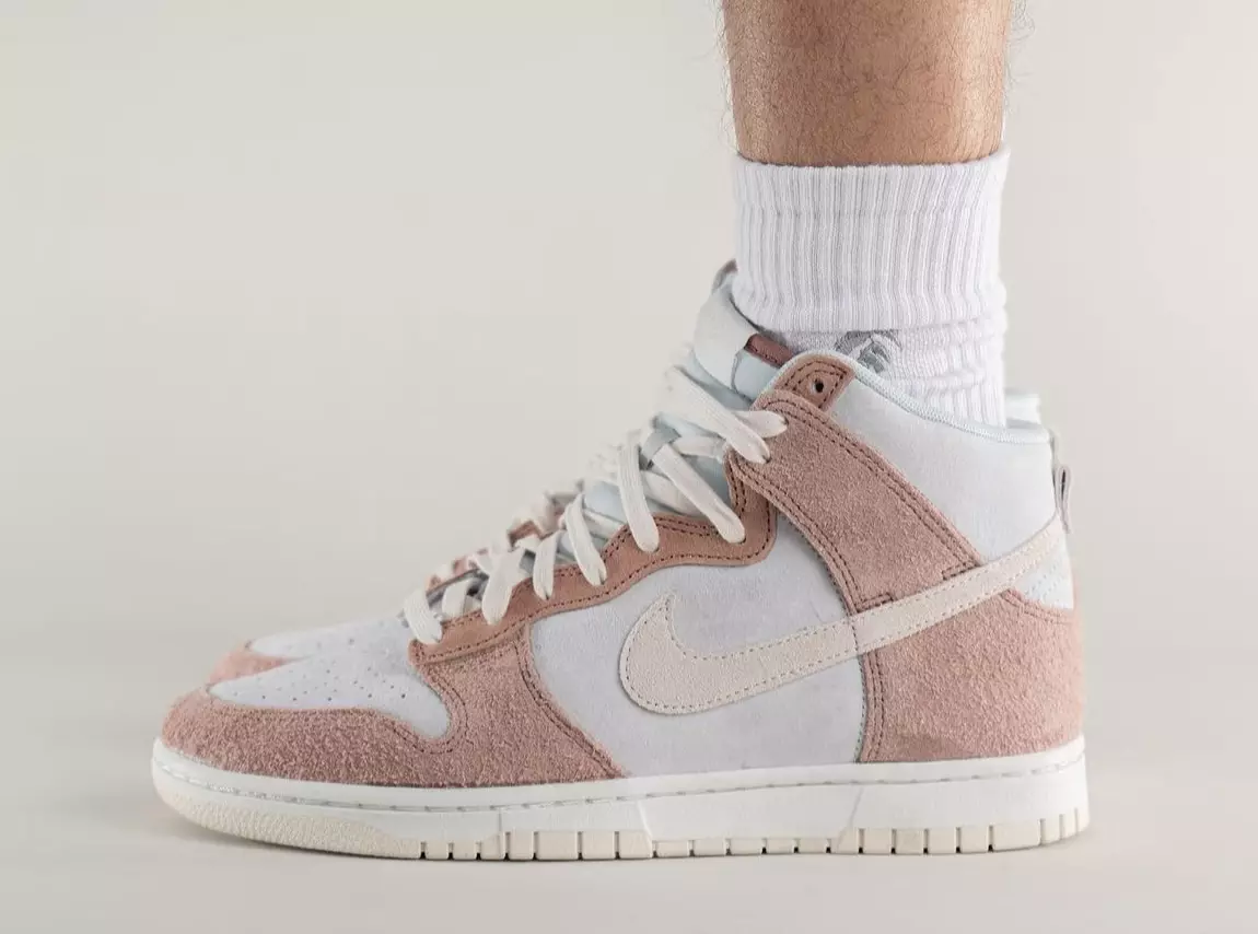 Nike Dunk High Fossil Rose DH7576-400 Udgivelsesdato på fødderne