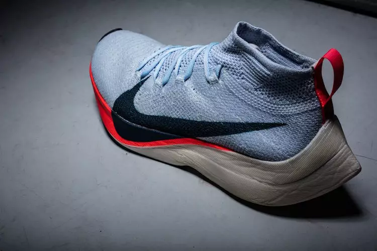 א נעענטער קוק בייַ די Nike Zoom Vaporfly Elite