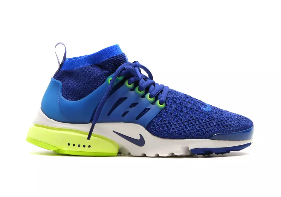 Cluiche Nike Aer Presto Flyknit