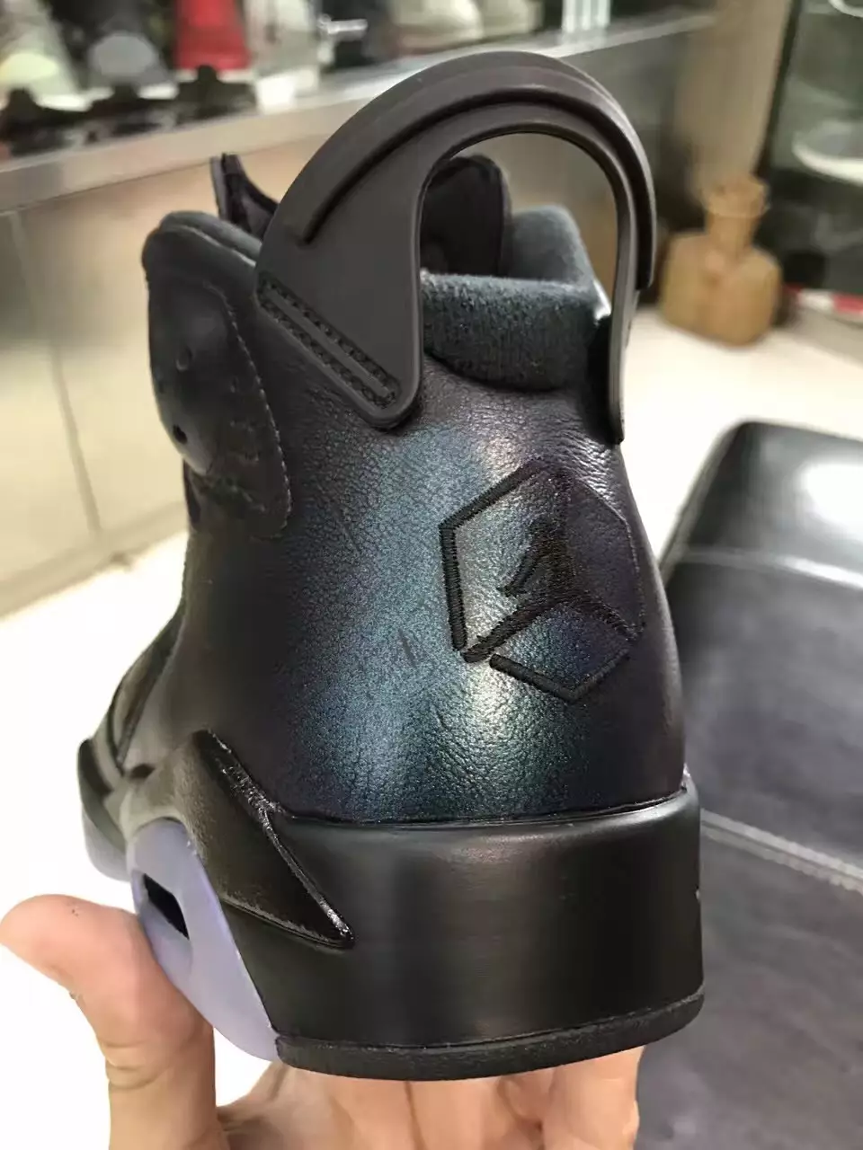 Jordan 6 Camaleão