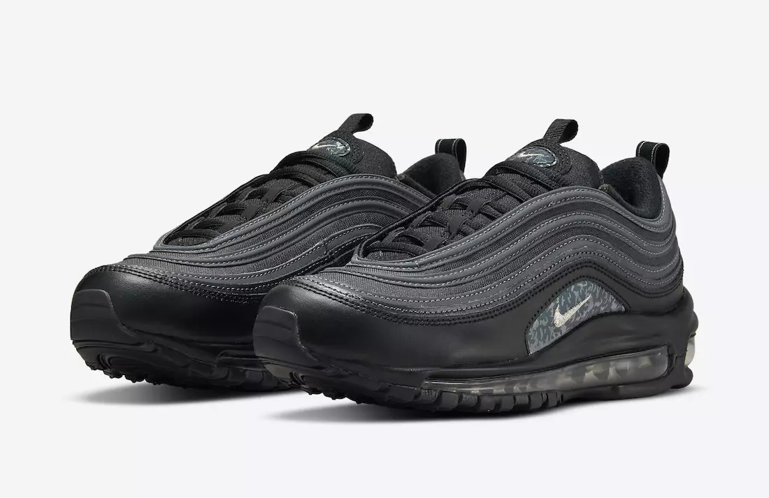 Šis Nike Air Max 97 ir aprīkots ar smaragdzaļiem atstarojošiem akcentiem