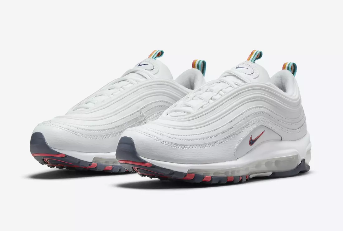 Bu Nike Air Max 97-də İstifadə olunan Çox Rəngli Çəkmə Nişanları