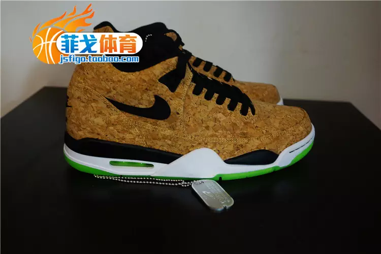 Skuad Penerbangan Nike Cork