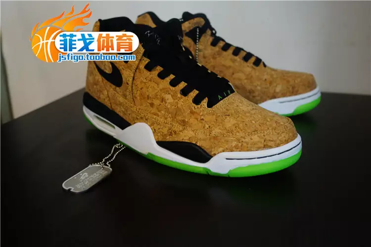 Corcho Nike Flight Squad