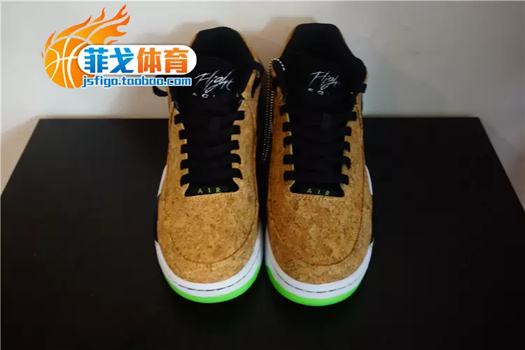 Skuad Penerbangan Nike Cork