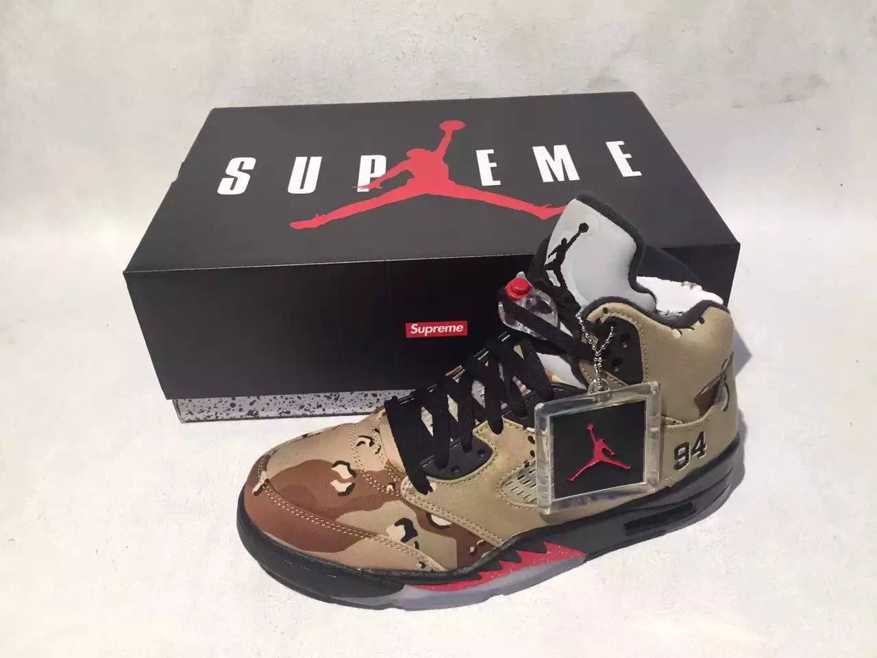 Air Jordan 5 Retro Supreme Preu de venda al detall