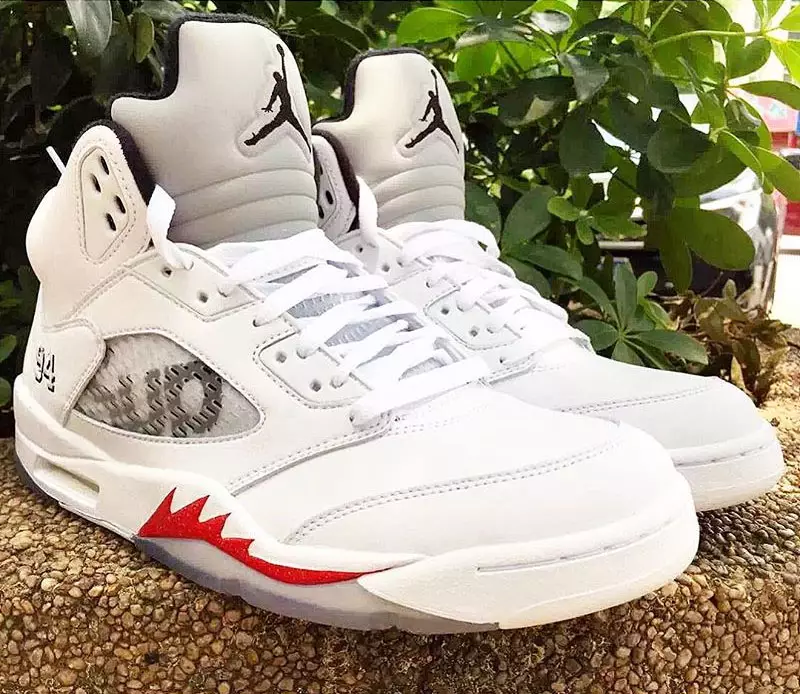 Air Jordan 5 màu trắng tối cao