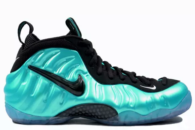 Nike Air Foamposite Pro Electric Green proti Retro