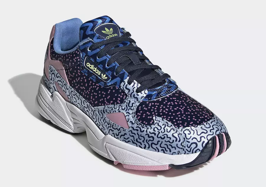 adidas Falcon face parte din Colecția Out Loud EE7098 Data lansării