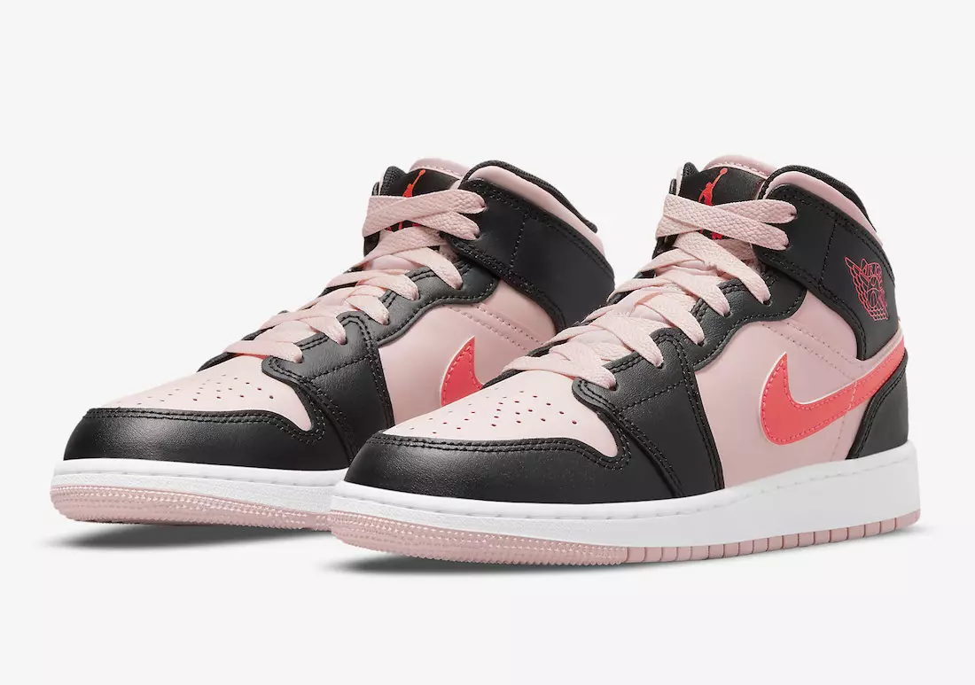 Air Jordan 1 Mid GS Diserlahkan Dengan Pink dan Crimson