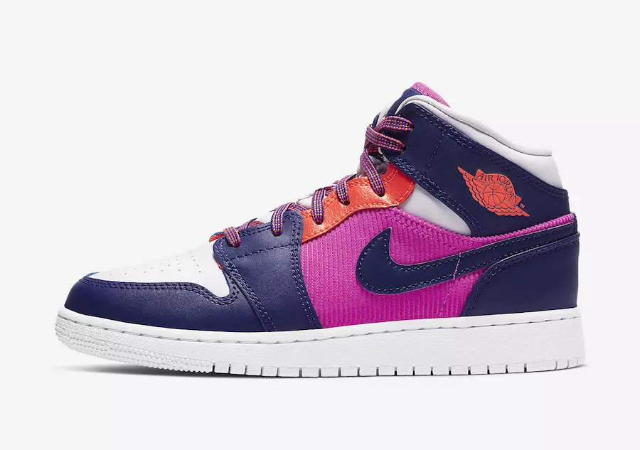 En Kids Air Jordan 1 Mid udgivelse med pink fløjlsbukser