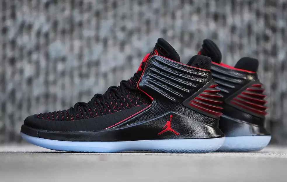 Air Jordan 32 Bred keelatud AA1253-001