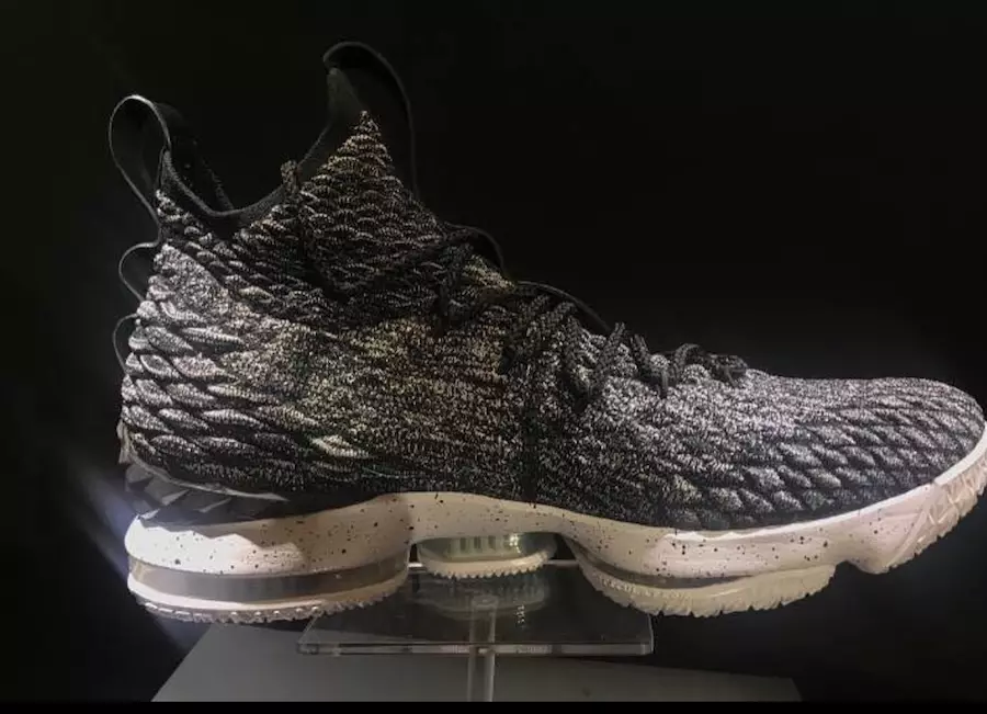 Nike LeBron 15 Oreo 897648-002