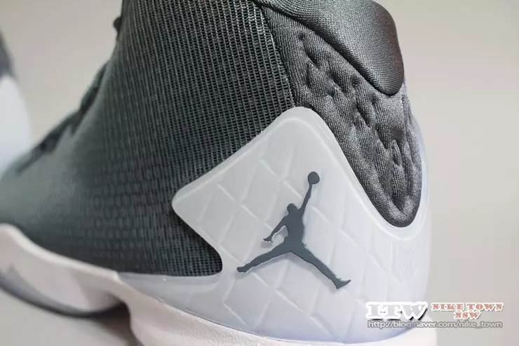 Jordan CP3 9 XI Super Fly 4 Kalėdų sušalusios akimirkos