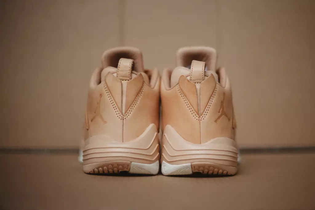 جردن CP3 9 Vachetta Tan