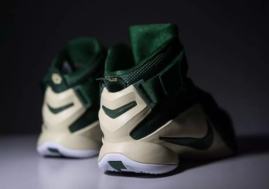 Nike LeBron Saighdiúir 9 SVSM