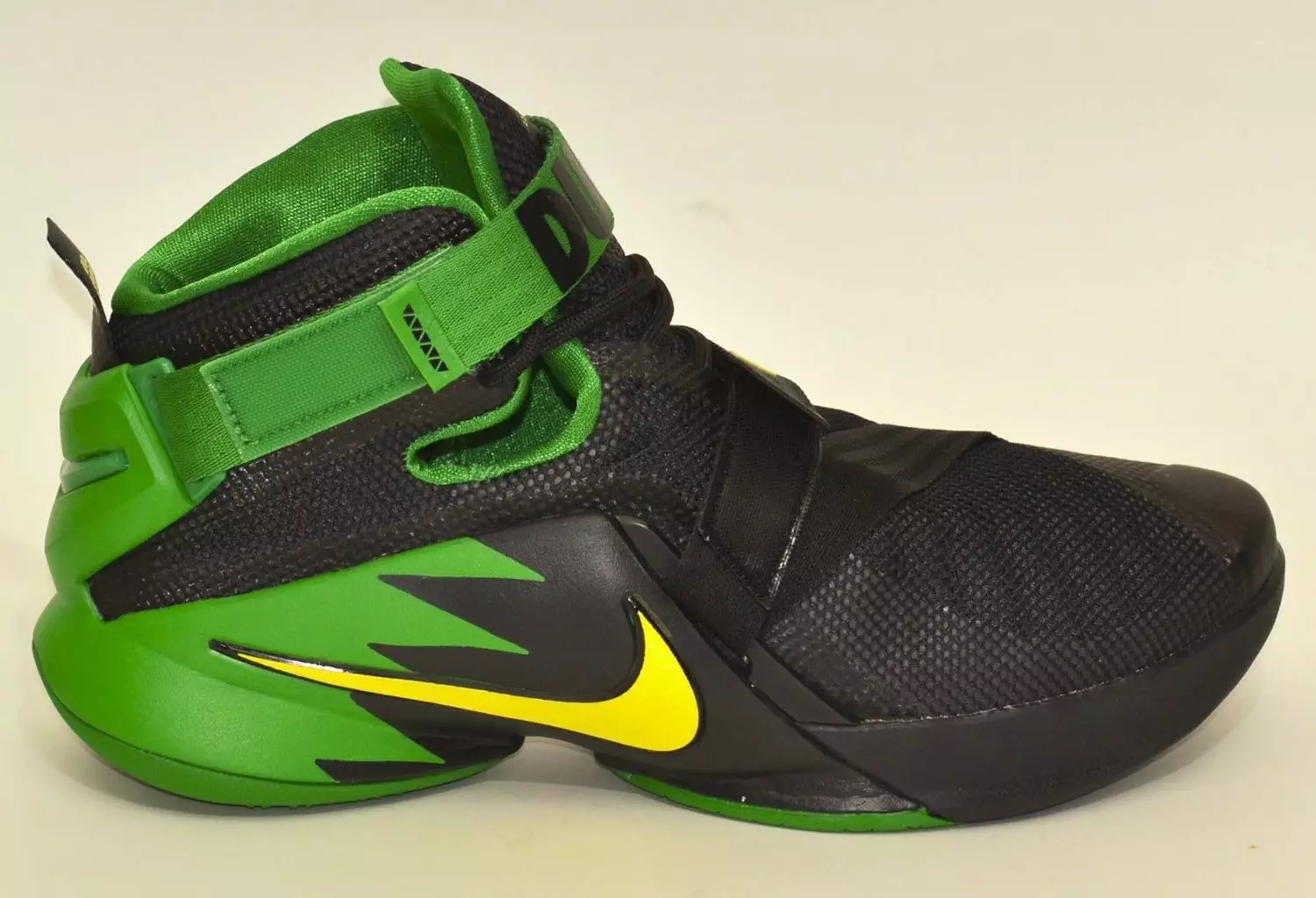 Oregon Ducks Nike LeBron Soldier 9