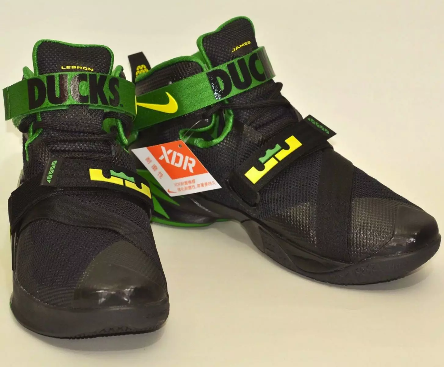 Vịt Oregon Nike LeBron Soldier 9