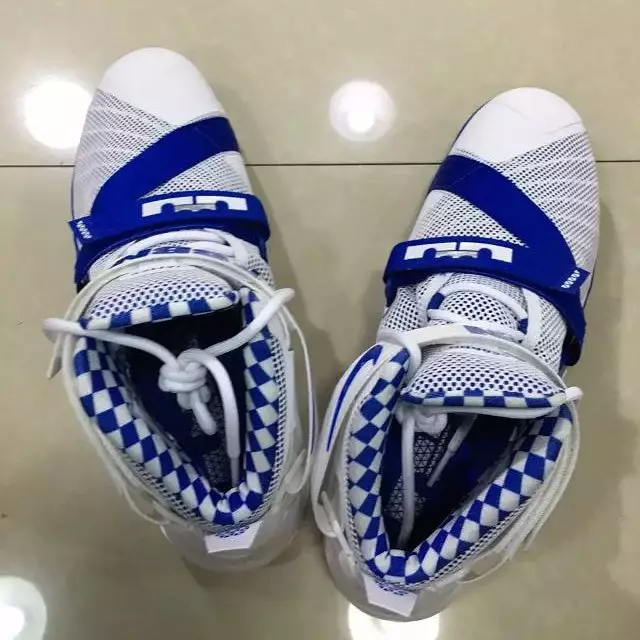 Nike LeBron Soldier 9 Big Blue Nation קנטקי