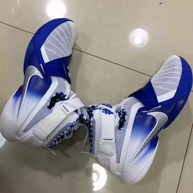 Saighdiúir Nike LeBron 9 Náisiún Mór Gorm Kentucky