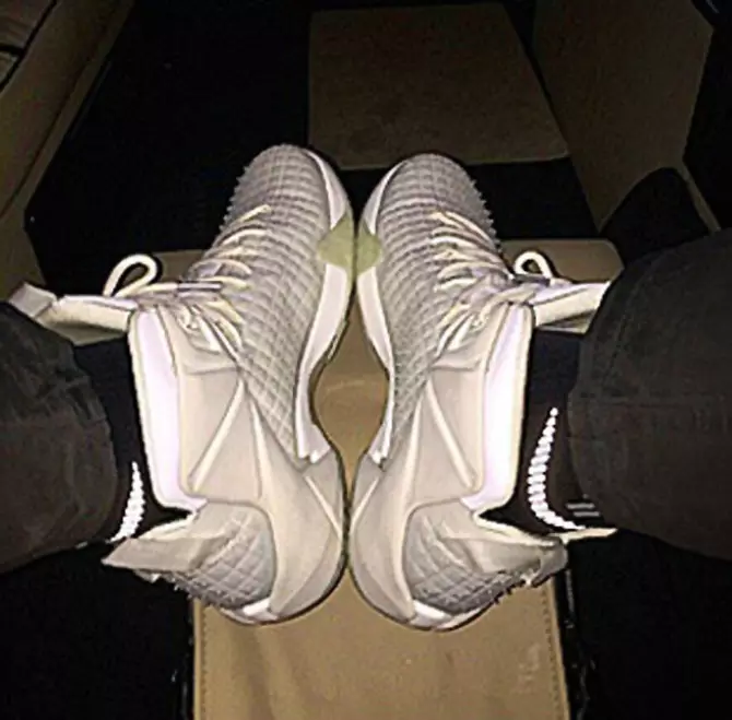 Nike LeBron 12 EXT Blanco Caucho Ciudad