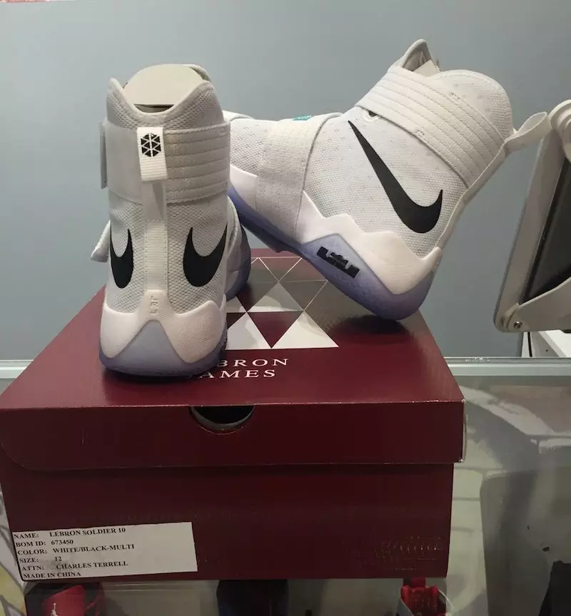 Nike LeBron Soldier 10 Académie