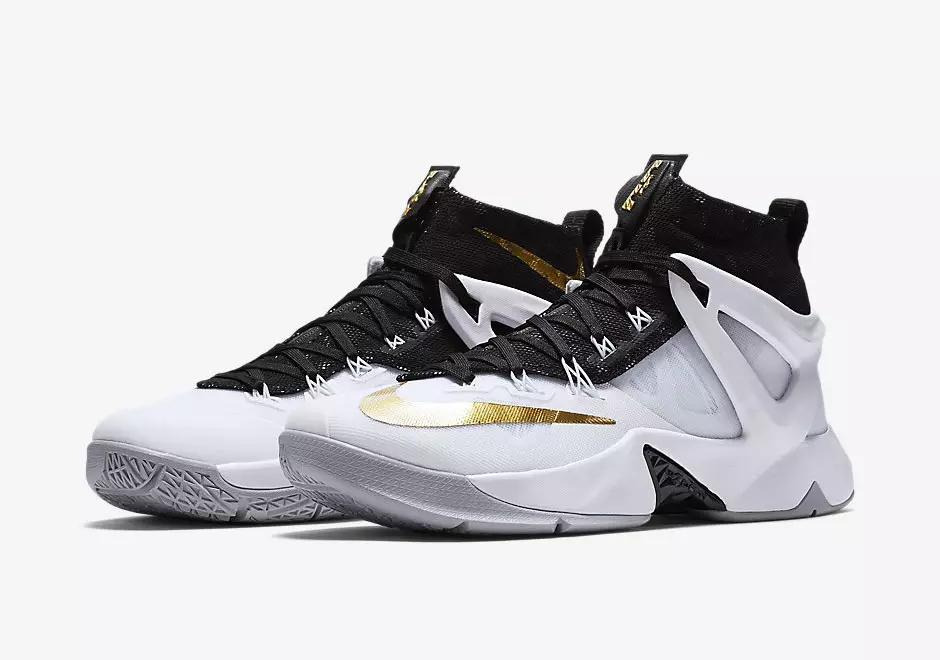 Як боҳашамати дарпешистодаи Nike LeBron Ambassador 8